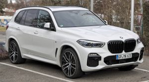 BMW 2023 X5 xDrive40i · Gray — 50,000 km, USD 58,000