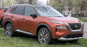 Nissan 2022 X-Trail · Silver — 50,000 km, USD 21,000