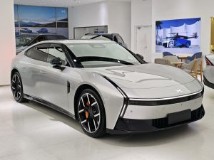 XPeng 2022 P7 · Red — 60,000 km, USD 25,000